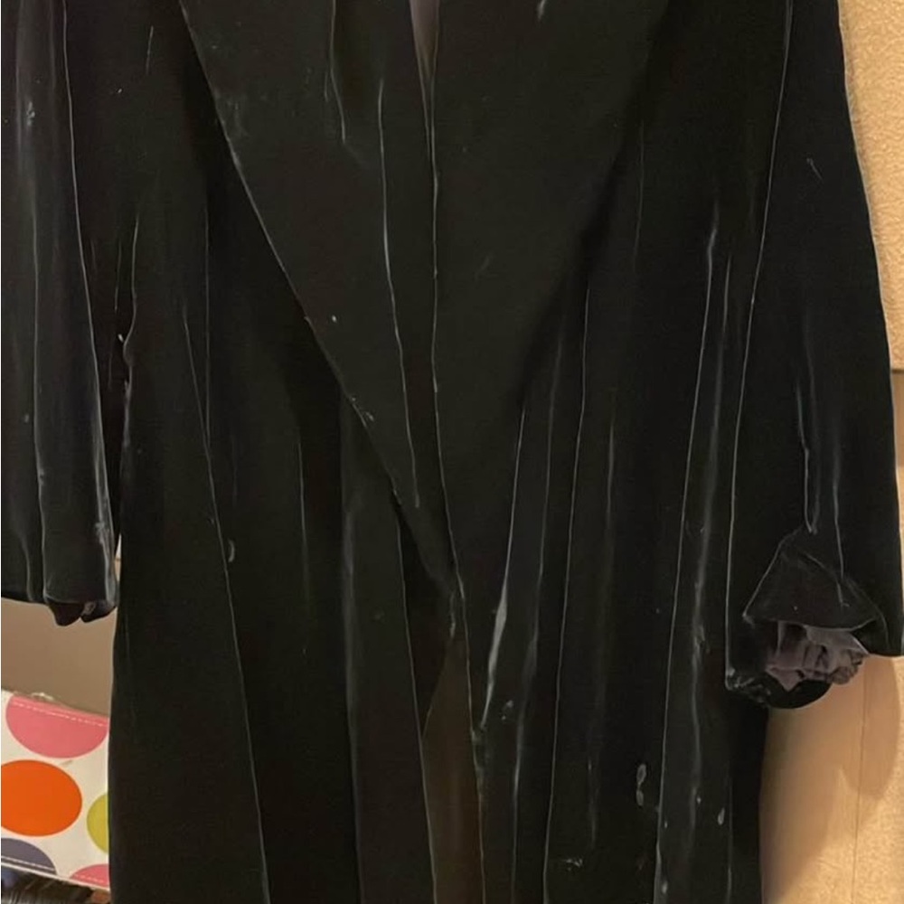 Elegant Black Velvet Women's Coat
